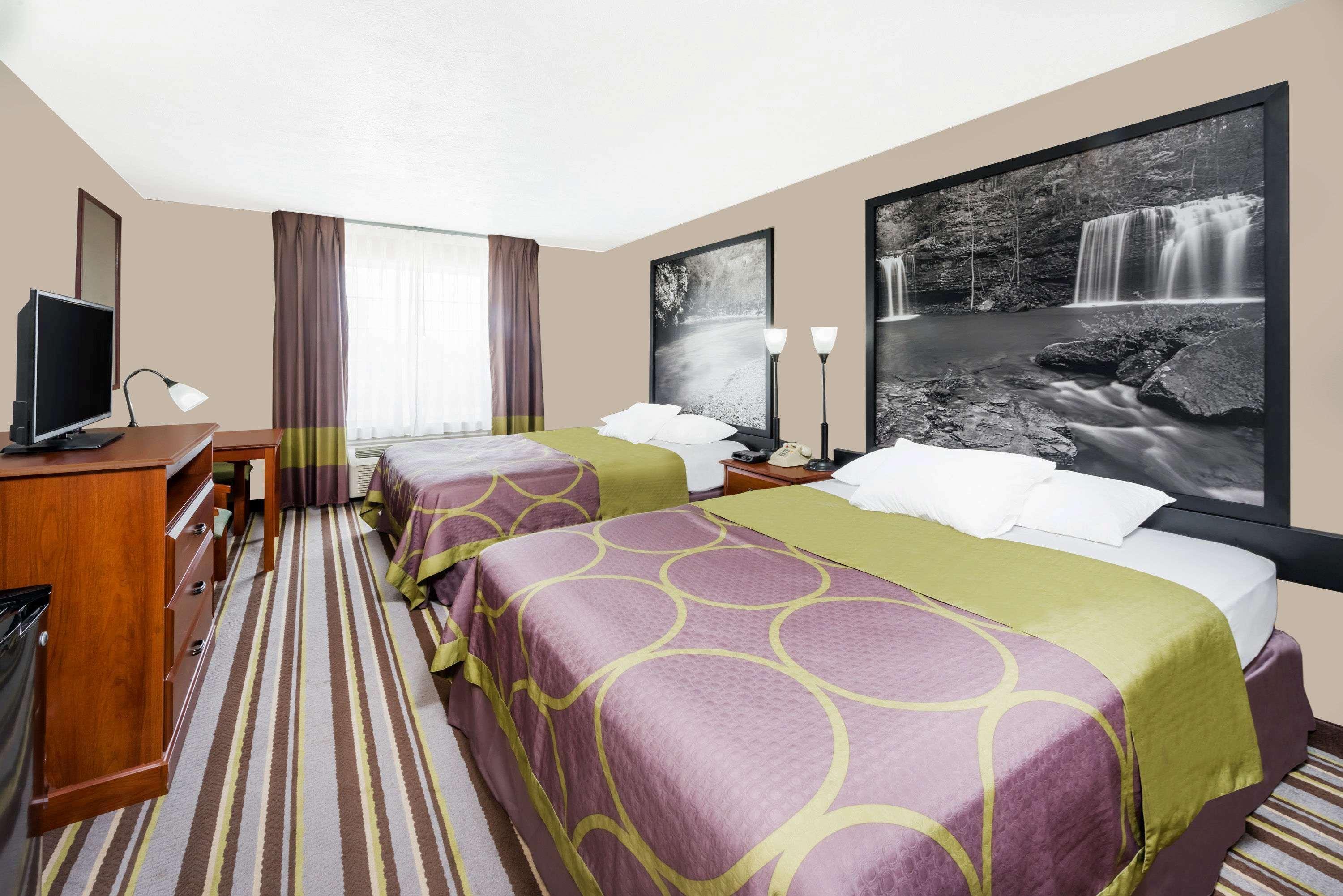 Super 8 By Wyndham Bolivar Bagian luar foto
