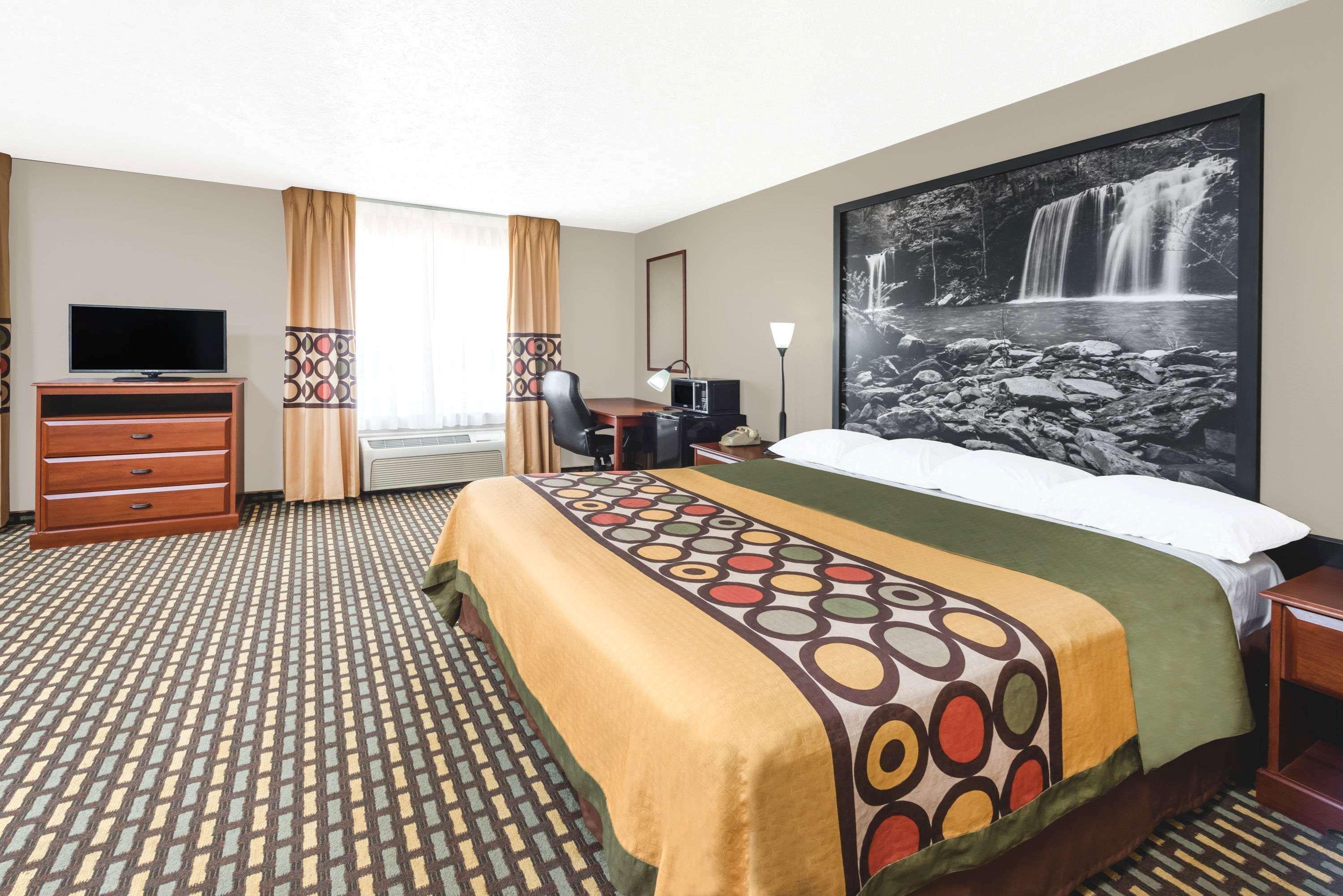 Super 8 By Wyndham Bolivar Bagian luar foto